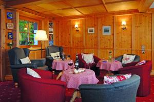 Posezení v ubytování Alpenhof - ruhige Wohlfühloase im Fünf-Seenland in S-Bahnnähe