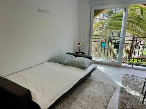 Charmant studio au calme/patio