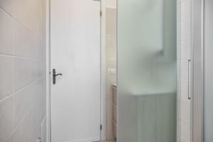 Un baño de Beautiful Home 'Foeste' - With Parking - by Host4U