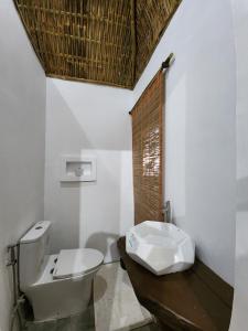 Koupelna v ubytování Cocovana Beach Resort