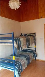 - 2 lits superposés dans une chambre avec plafond dans l'établissement Naturaleza viva Algarrobo, à San Antonio