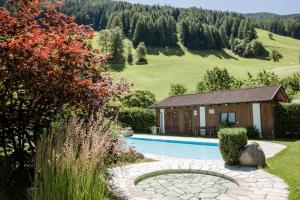 The swimming pool at or close to Alpine Life Hotel Anabel