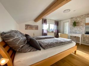 Postel nebo postele na pokoji v ubytování Ferienwohnung Kobler