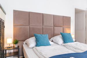 Cama ou camas em um quarto em Spacious 3BR shared Apt. Comfortable and Roomy
