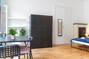 Cama ou camas em um quarto em Spacious 3BR shared Apt. Comfortable and Roomy