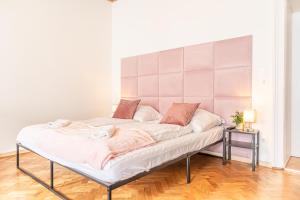 Cama ou camas em um quarto em Spacious 3BR shared Apt. Comfortable and Roomy