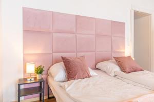 Cama ou camas em um quarto em Spacious 3BR shared Apt. Comfortable and Roomy