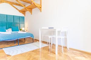 Cama ou camas em um quarto em Spacious 3BR shared Apt. Comfortable and Roomy