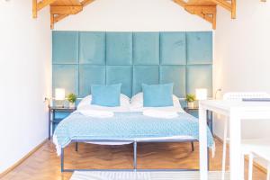 Cama ou camas em um quarto em Spacious 3BR shared Apt. Comfortable and Roomy