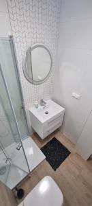 Ένα μπάνιο στο Apartament Centrum Nowa Dęba