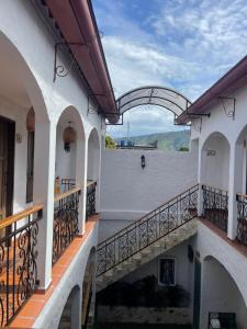 desde el balcón de un edificio en hotel Atabal 