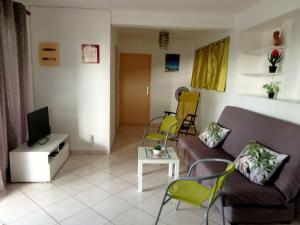 TV o dispositivi per l'intrattenimento presso F2 proche plage Anse Mitan