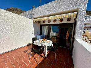 Μπαλκόνι ή βεράντα στο Sunset Los Gigantes by VV Canary Ocean Homes +5 φωτογραφίες