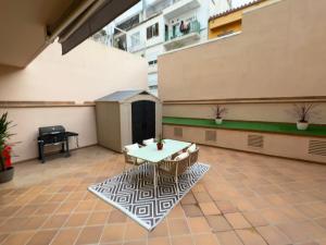 Afbeelding uit fotogalerij van Private terrace 1BR apt - 4min walk to the beach in Pineda de Mar