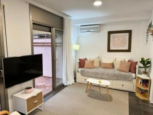 Afbeelding uit fotogalerij van Private terrace 1BR apt - 4min walk to the beach in Pineda de Mar +33 foto's