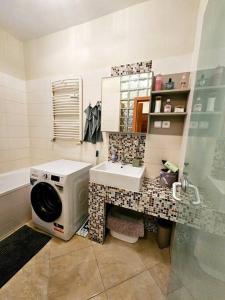 Prime Location! Fan's paradise tesisinde bir banyo