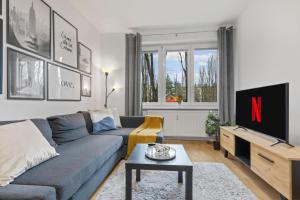 Televisyen dan/atau pusat hiburan di Klimatizovaný Self Check-In Apartmán Ružinov