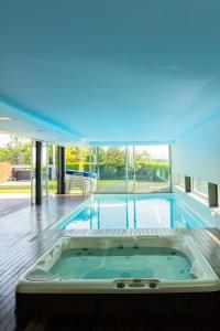 Πισίνα στο ή κοντά στο Exclusive Villa & SPA