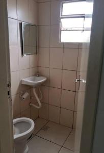 Ванна кімната в Apartamento em Muriqui/RJ - apt 203