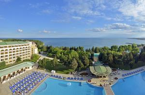 The swimming pool at or close to Sol Nessebar Palace All Inclusive