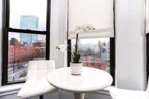Heart of South End, Convenient, Comfy Studio #42的休息区