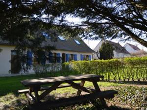Zahrada ubytování Maison de campagne avec 6 chambres, jardin clos, cheminée, proche de la mer, animaux acceptés - FR-1-376-3