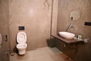 Vannituba majutusasutuses Surendra Villa Home Stay
