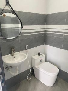 Phòng tắm tại Homestay Duyên Đảo Phú Quý