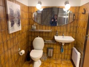 ห้องน้ำของ Lille Degnbøl Holiday House +33 ภาพ