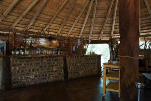 Lounge nebo bar v ubytování Honeyguide Ranger Camp