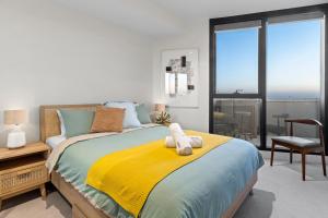 Letto o letti in una camera di Zi apartments - with Balcony, Bayview, Sauna and Pool