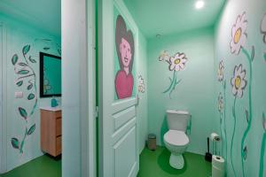 Kúpeľňa v ubytovaní Villa California Dream proche paris et disney