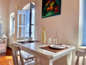 Billede fra billedgalleriet på Nikolakis, Seafront- Harbor view i Symi