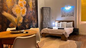 Posteľ alebo postele v izbe v ubytovaní V6 Apartment by Small Home Budapest