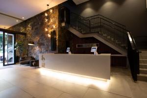 Lobbyen eller receptionen på Stunning 22nd Floor Apt with Rooftop Pool & City Views 16onBree + 15 billeder