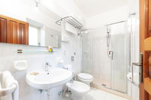 Salle de bains dans l'établissement Punta Chiarito Resort