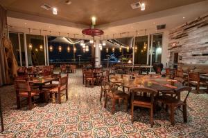 Hotel Maya餐厅或其他用餐的地方
