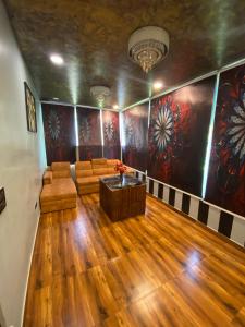 Posezení v ubytování Hotel 97 Inn- Andheri Versova