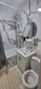 Phòng tắm tại LUX HOME