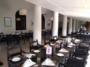 Restaurace v ubytování The Heritage Ambepussa