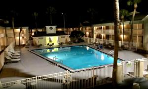 Pool - WiFi - Parking - Best Location !内部或周边的泳池