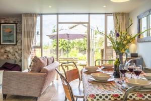 Istumisnurk majutusasutuses Cog Cottage 2