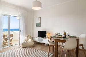 TV a/nebo společenská místnost v ubytování Baleal Beachfront