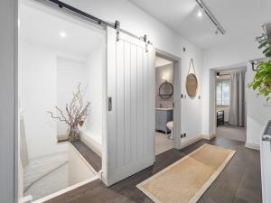 布洛克利的住宿－Quintessential Apartment, The Coach house，相簿中的一張相片