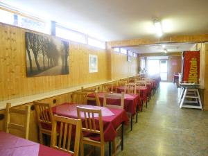 Restaurant ou autre lieu de restauration dans l'établissement Kensal Green Backpackers