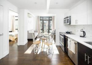 A kitchen or kitchenette at Stunning One Bed One Bath At UES