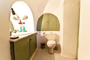 Фотография из галереи Hanging at the top of the world в городе Ия