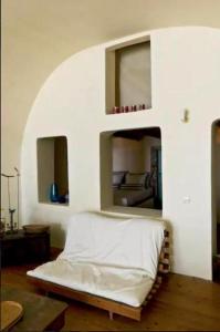 Фотография из галереи Hanging at the top of the world в городе Ия