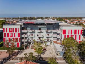 Φωτογραφία από το άλμπουμ του Domino Suite Hotel & Residence στο Τζεσόλο Λίντο +78 φωτογραφίες