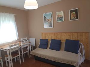 A seating area at Apartamentos Guadalupe
